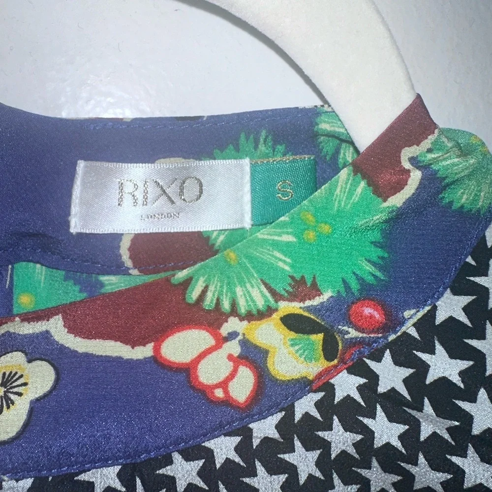 RIXO Vibrant Floral Long Sleeve Dress - Picture 16 of 17
